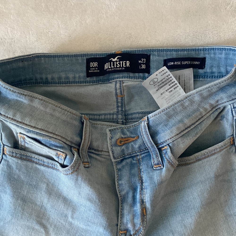 Like brand new Hollister low rise super skinny jeans